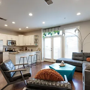 Apartment - Near Music Row- Private Balcony, Nashville